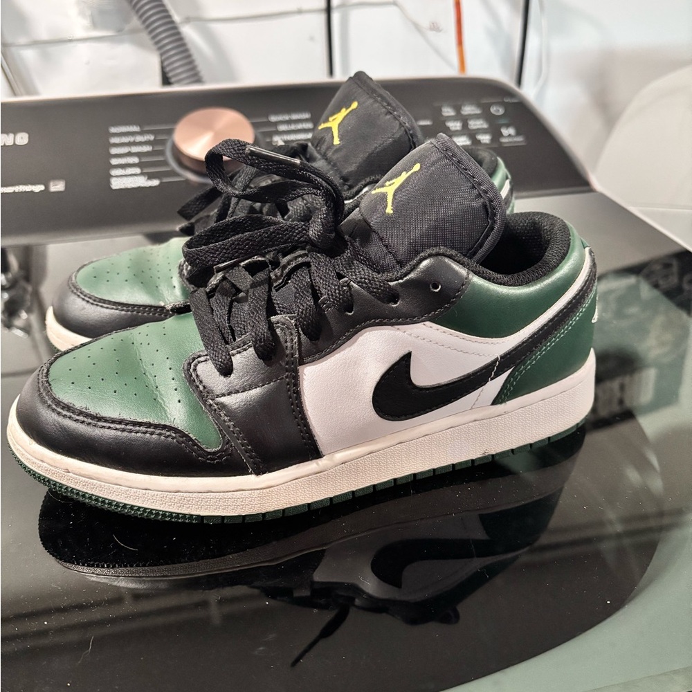 Air Jordan 1 Low GS "Green Toe”